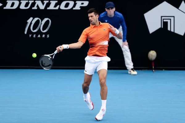 <a href=/tiyubs/djoker/ target=_blank class=infotextkey>德约科维奇</a>轻取莱斯蒂耶纳强势晋级