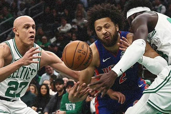 32+10带队逆转！康宁汉姆成最大功臣，活塞四连胜稳坐东部第一