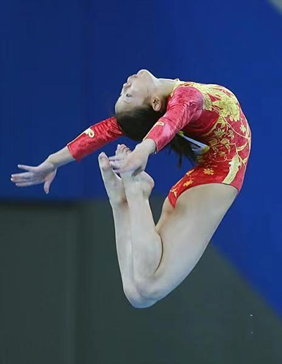 33岁奥运体操冠军邓琳琳官宣怀孕:赛场“平衡木女王”即将升级做妈妈