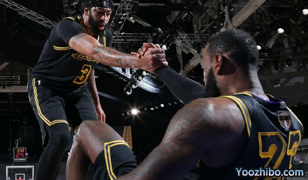 <a href=/lanqiubs/lakers/ target=_blank class=infotextkey>湖人</a>再胜<a href=/lanqiubs/heat/ target=_blank class=infotextkey>热火</a>大比分2-0领先