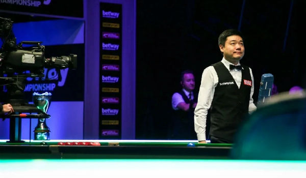 <a href=/tiyubs/dingjunhui/ target=_blank class=infotextkey>丁俊晖</a>vs宾汉姆直播赛事前瞻