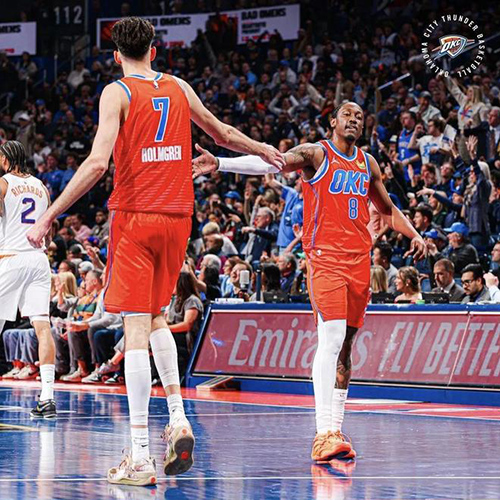 雷霆49分血洗<a href=/lanqiubs/suns/ target=_blank class=infotextkey>太阳</a>+手握多签,霍姆格伦成顶级内线